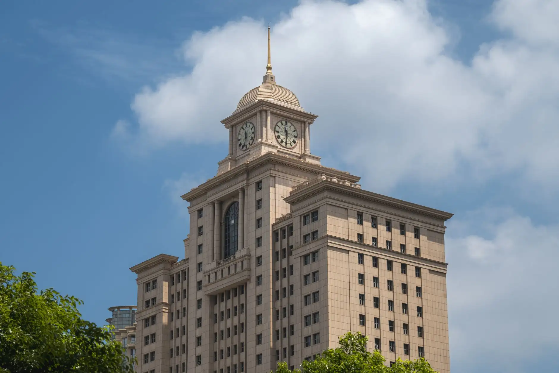 2025年光伏组件效率提升关键技术路径分析