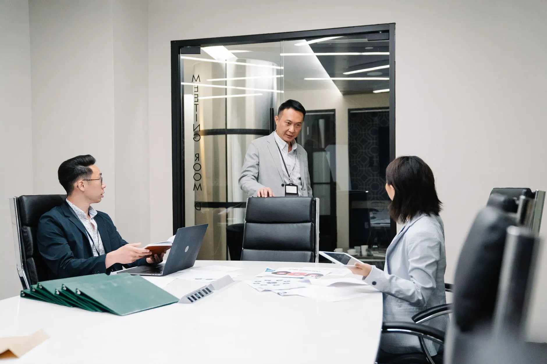 江苏佳大光电科技光伏组件关键参数与性能对比分析