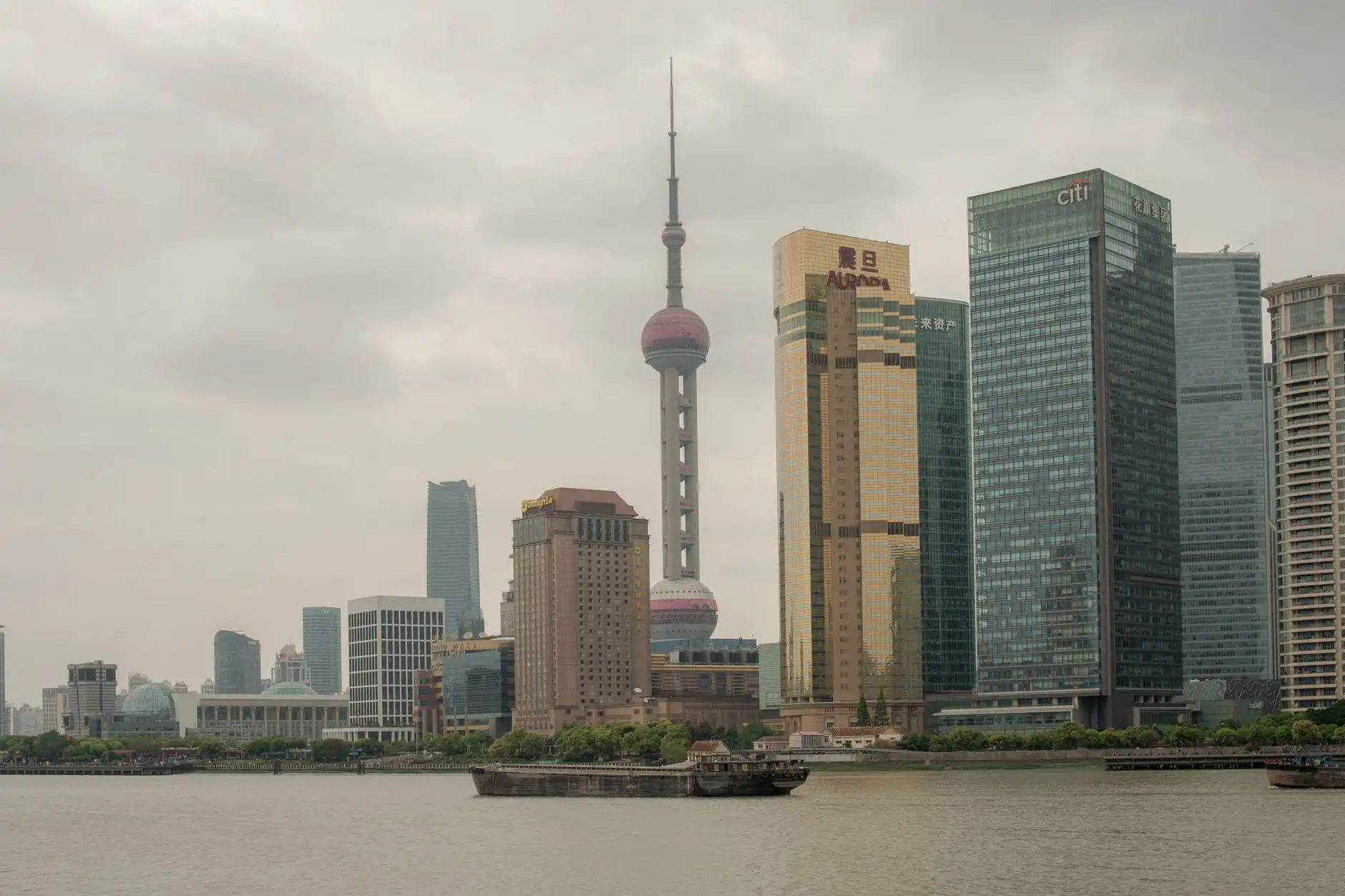 光伏组件转换效率提升路径解析：江苏光伏生产企业的技术实践